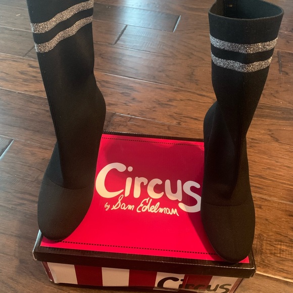 Like-New Knit/Sock Boots Stripes - Picture 9 of 11